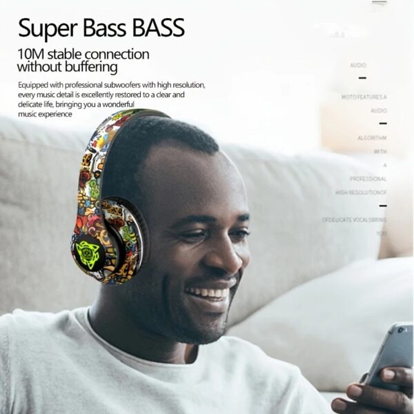 5351562b-b61b-49bb-b9dd-c99cde2d9db4 Graffiti-Style-Wireless-Headphones
